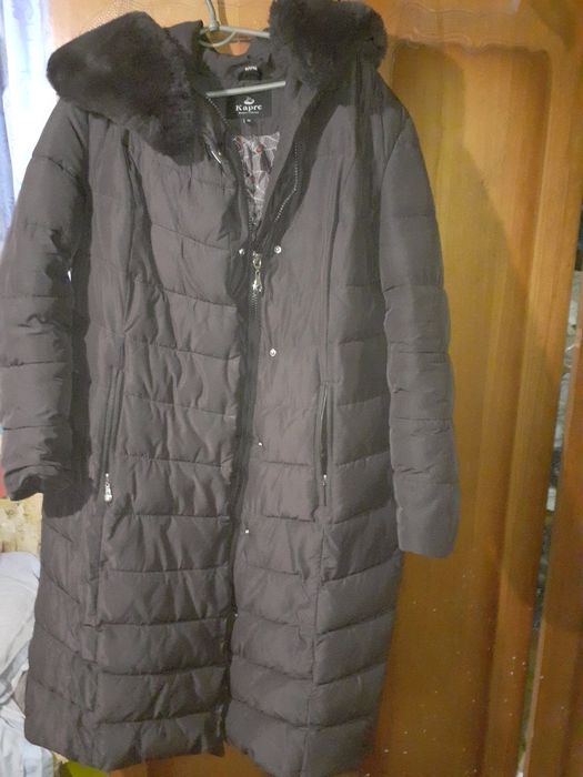 Продам зимове пальто.