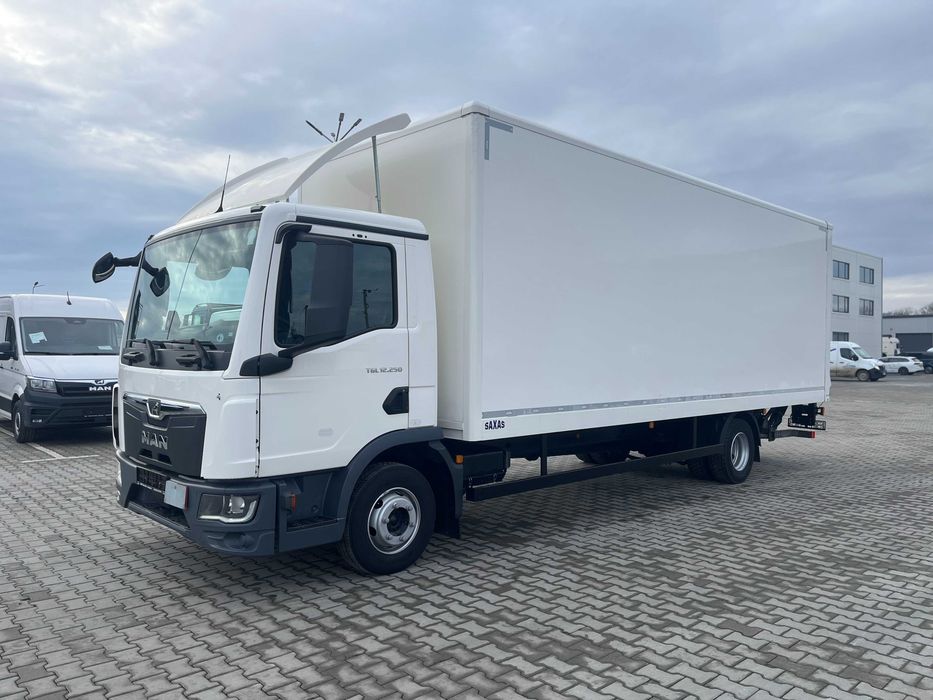 MAN TGL 12.250 4x2 BL Фургон із гідробортом Dhollandia