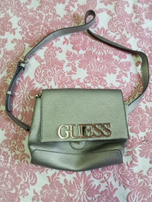 Vendo mala Guess usada