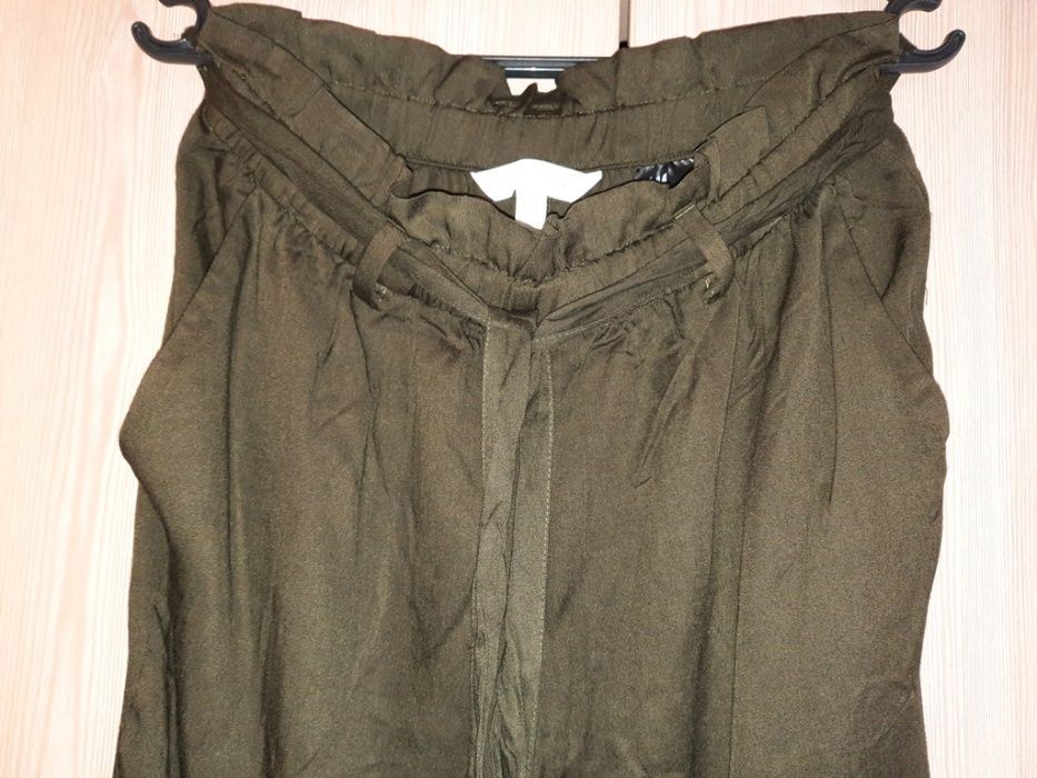 Брюки H&M хаки вискоза р.44-46