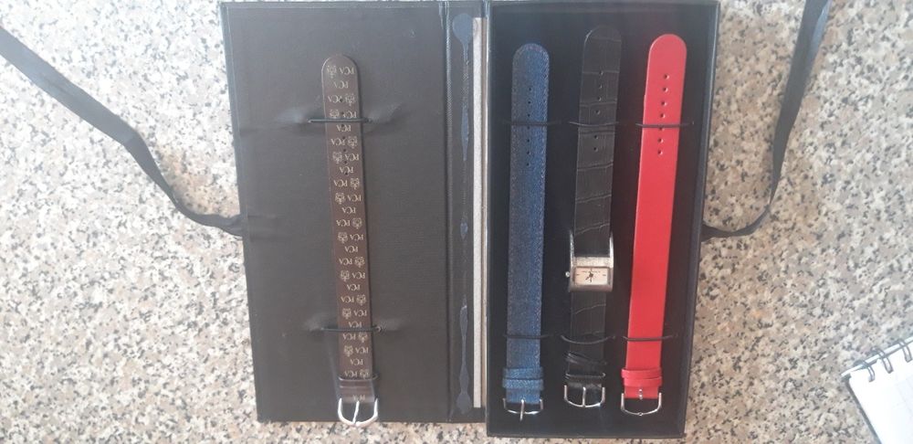 Estojo Relógio com 3 Braceletes Pier Carlo D'Alessio