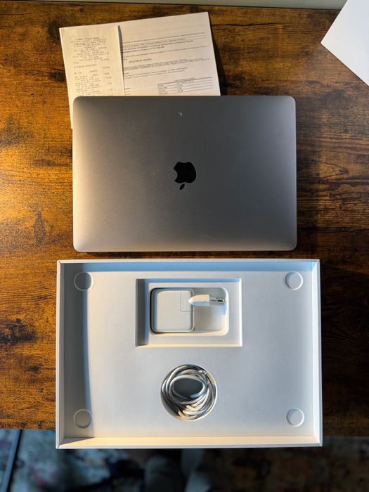 MacBook Air M1 (2020) – 8GB / 256GB SSD – Excelente estado!