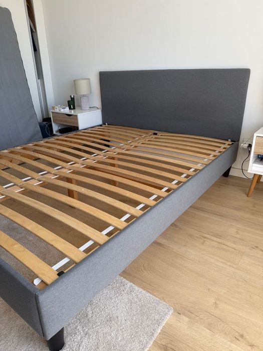 Cama de Casal com Estrado e Colchão Incluídos - 160x200cm