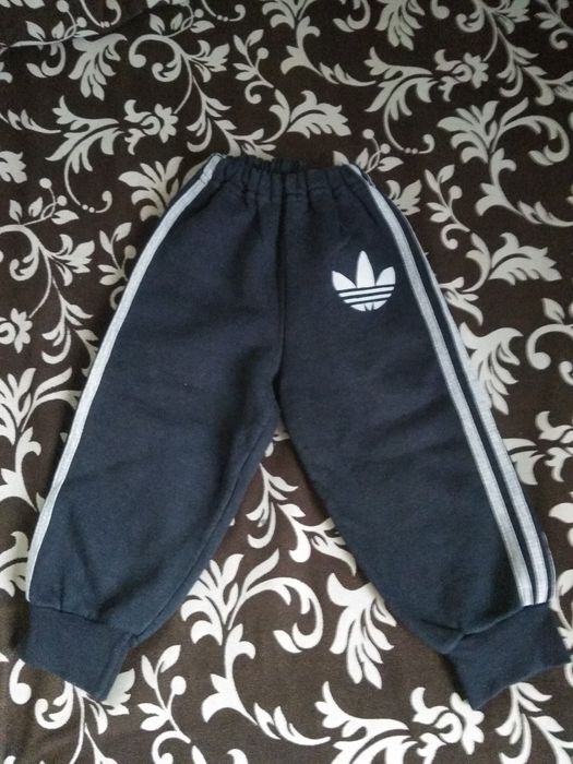 Спортивные штаны.