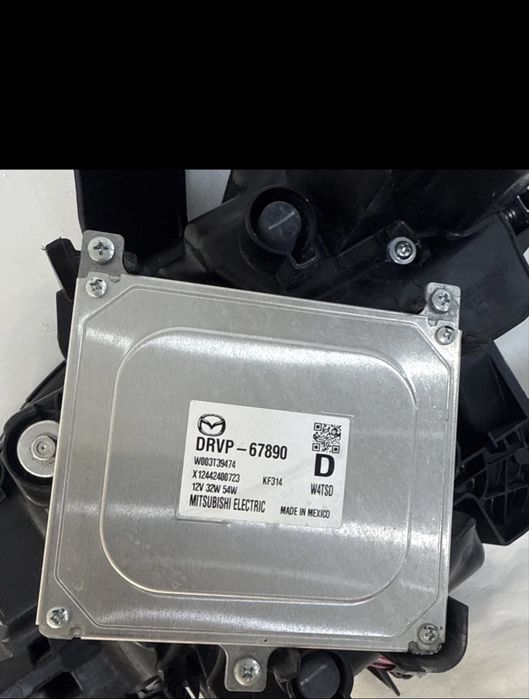 Mazda CX-30 фари передні,фара передня