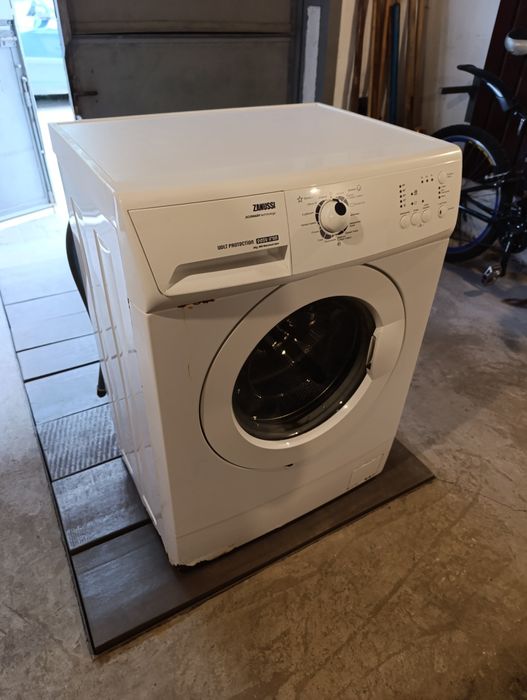 Стиральная машина Zanussi ZWG 684 V РАЗБОРКА