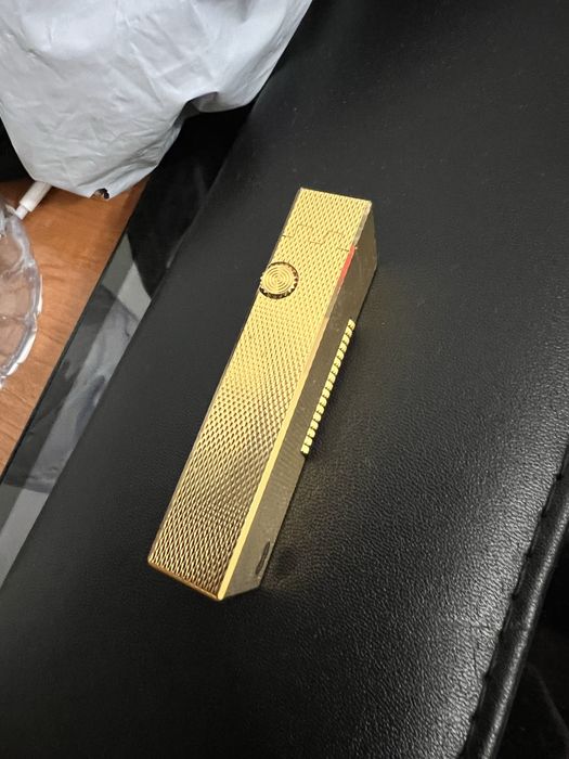 Isqueiro Dunhill em ouro