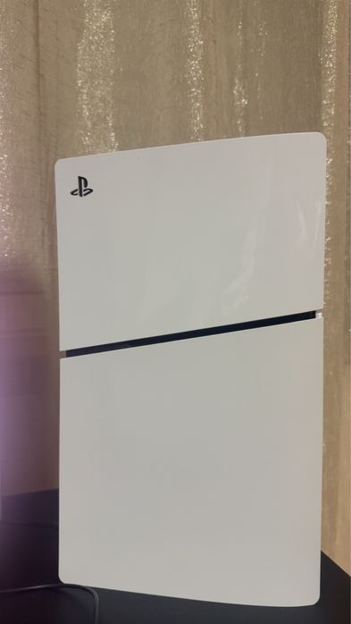Vende se playstation 5 com 2 comandos