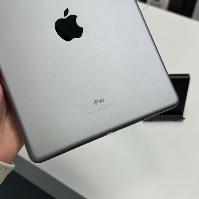 Планшет iPad 6 10.2” 32GB Wi-Fi • ГАРАНТІЯ • СТАН 9.6/10 99910