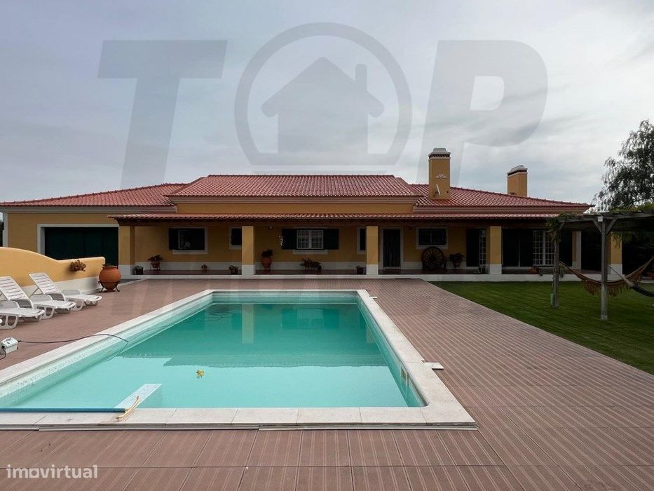 Moradia de luxo V4 +T1 - Benavente - 1.100.000€