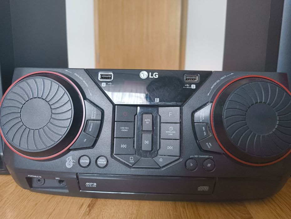 Wieża audio LG CK56