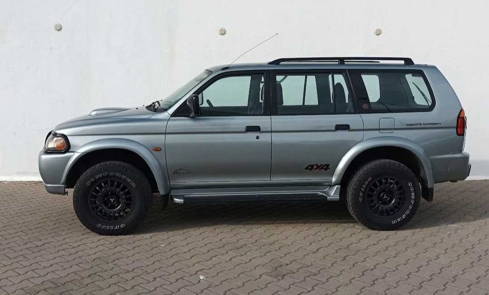 Mitsubishi Pajero Sportwagon 2.5TD GLS