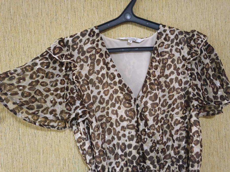 Сукня з леопардовим принтом