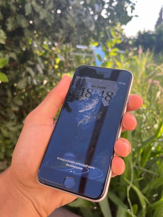 iPhone SE 2022 - 64GB