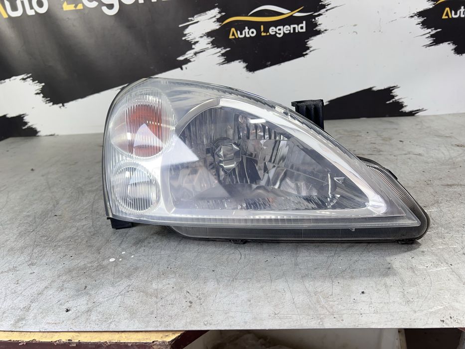 Фара від Suzuki Liana