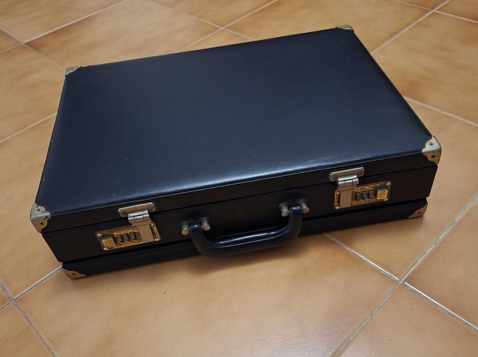 Pasta / Briefcase / Mala de mão com segredo - vintage