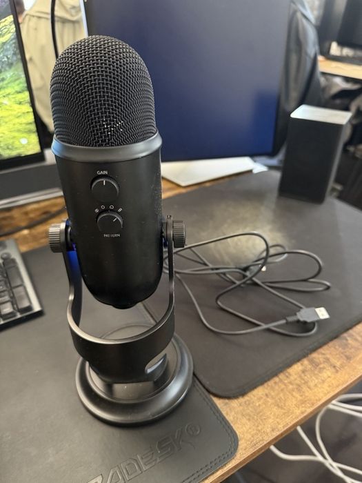 Микрофон Blue Microphones Yeti Blackout
