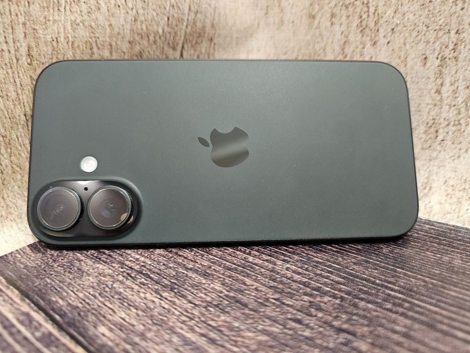 Смартфон Apple iPhone 16 128Gb Black 100% з гарантією