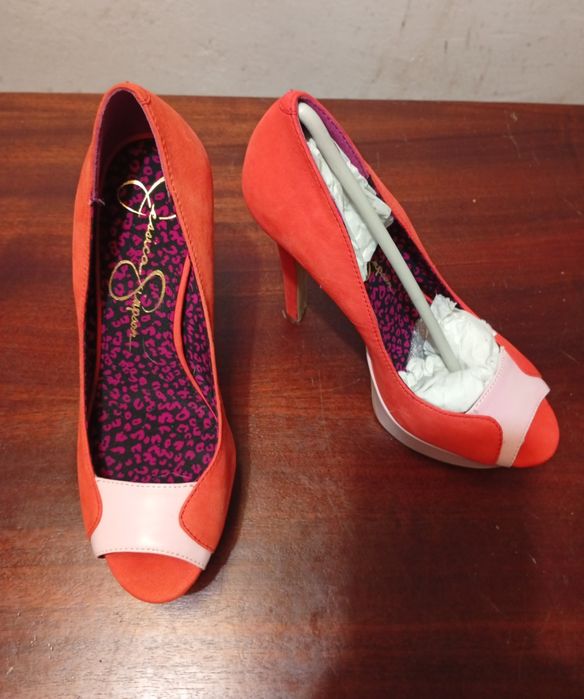 Sapatos Vermelhos e Rosa da marca Jéssica Simpson