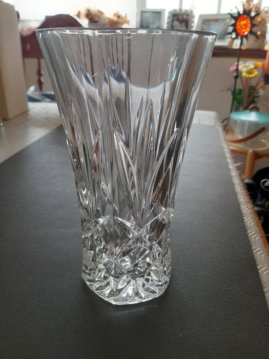 2 jarras em cristal, modelos diferentes