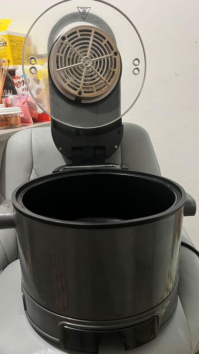 Air Fryer LEACCO (com leve ferrugem interna)