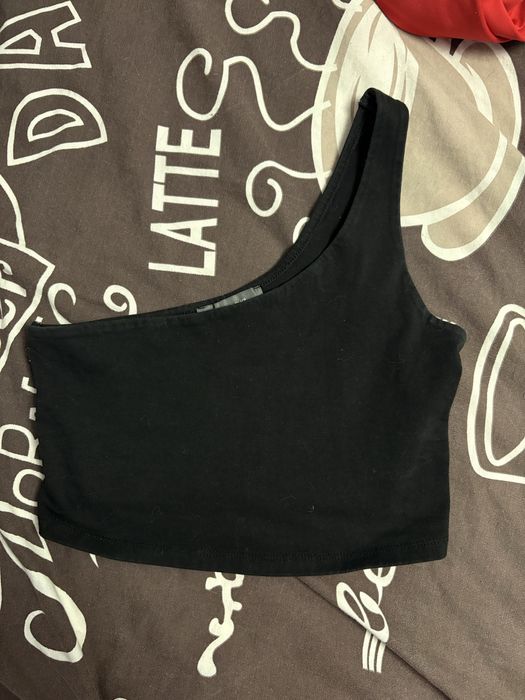 черный топик H&M