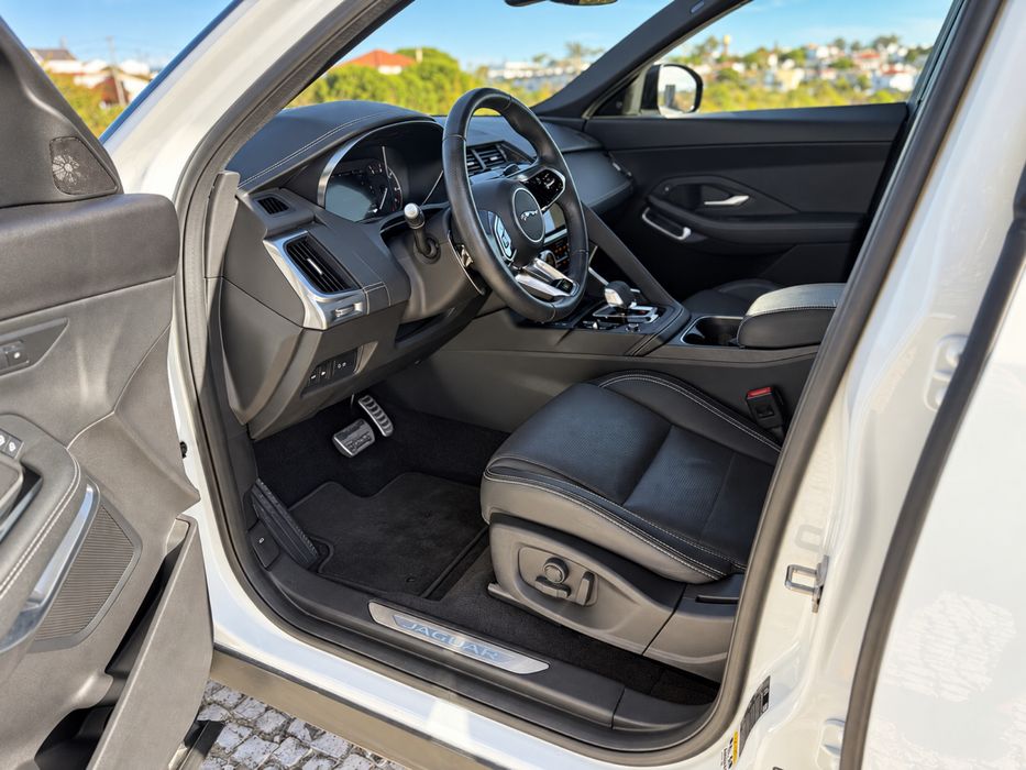 Jaguar E-Pace p300e - Hibrido Plug In