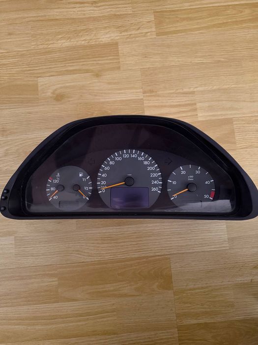 Щиток приладів w210 e320 e270 e240 e200 стенд