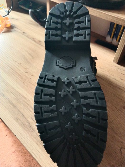 Продам мужскую обувь на широкую ногу