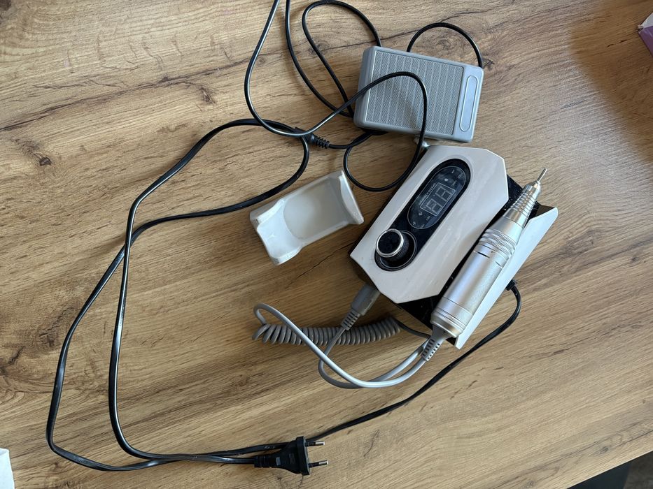 Продам фрезер з підставкою та педалькою