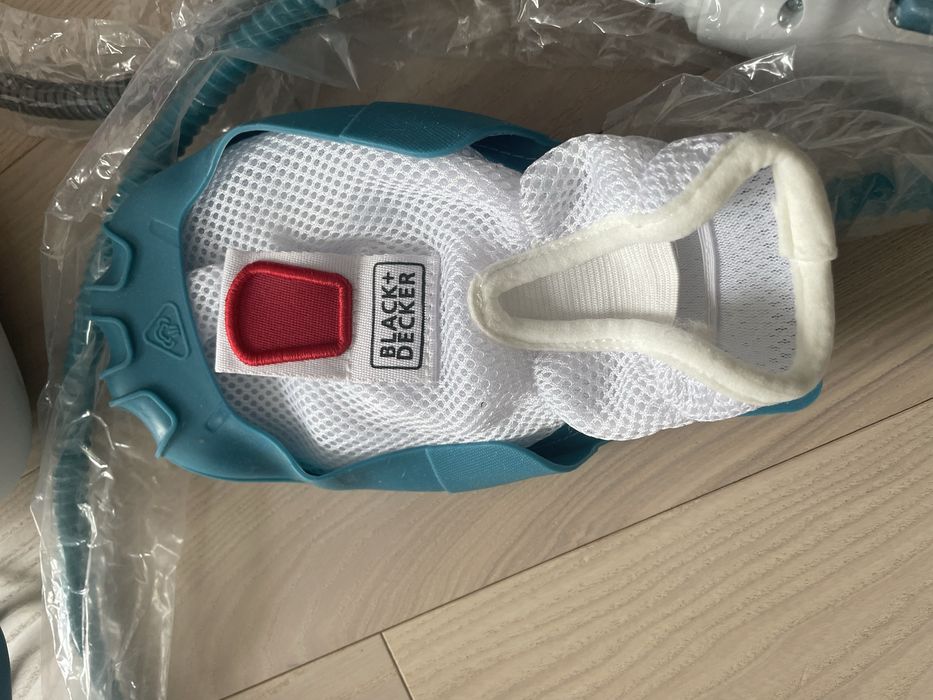 Пароочисник Black&Decker SteaMitt