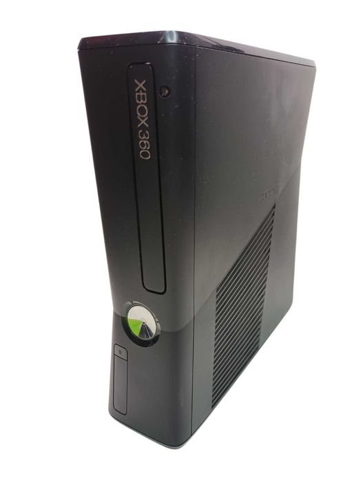 Xbox 360 S + Kinect + 2 pady + 3 gry