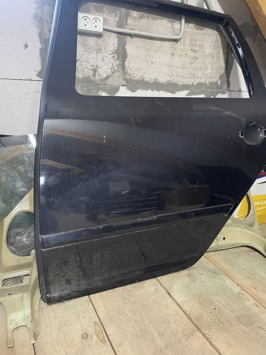 Продам двері шкода  А5