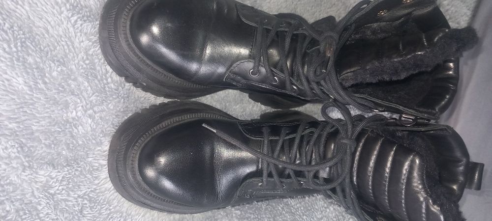 Botas Búfalos pretas com pelo