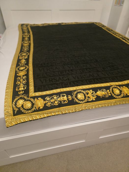 Nowy koc, pled Versace