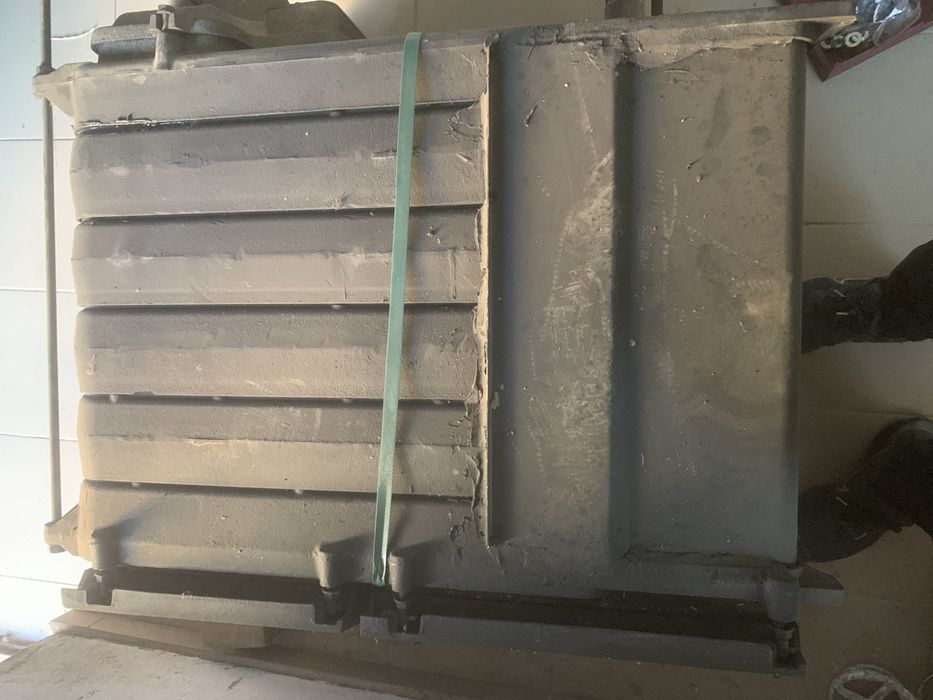 Котел, чавунний твердопаливний