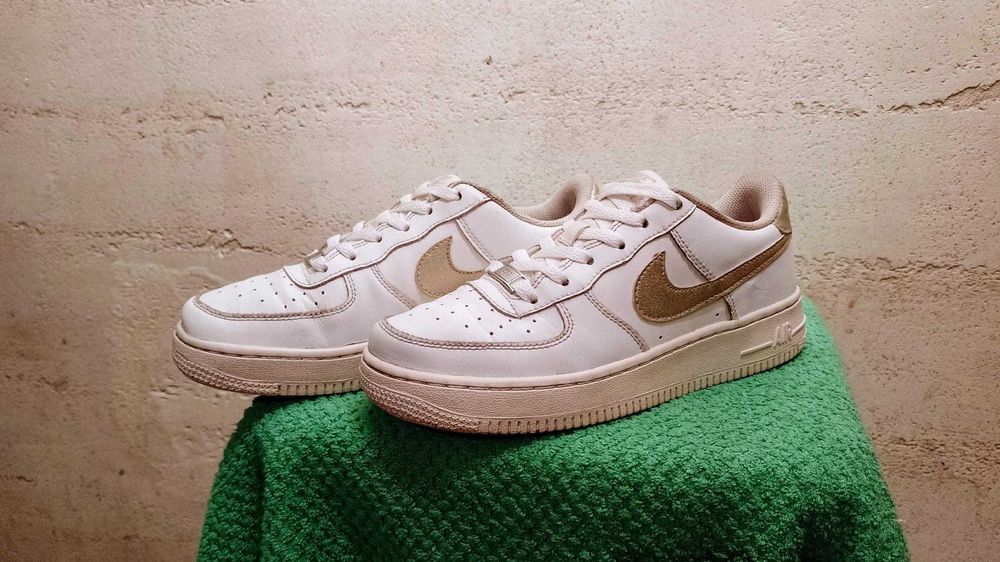 NIKE AIR FORCE 1 LOW r.37,5 skóra