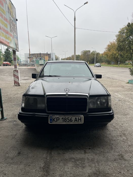 Mercedes-Benz W124 E230