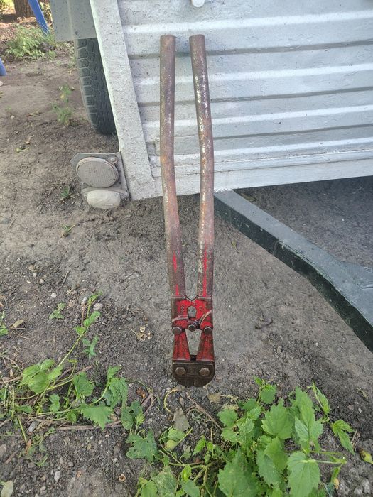 Продам ножницы по металлу.болторез