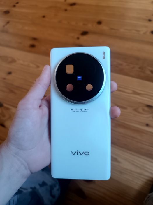 Оригінальна кришка Vivo x100 ultra білий все ідеально