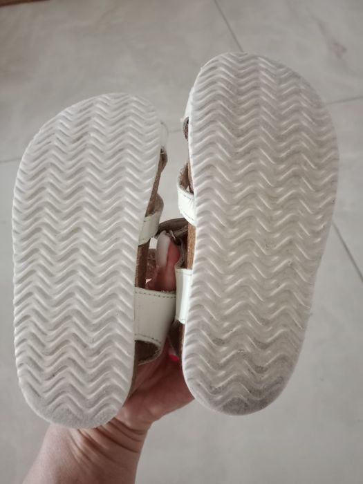 Сандалі (Босоніжки)