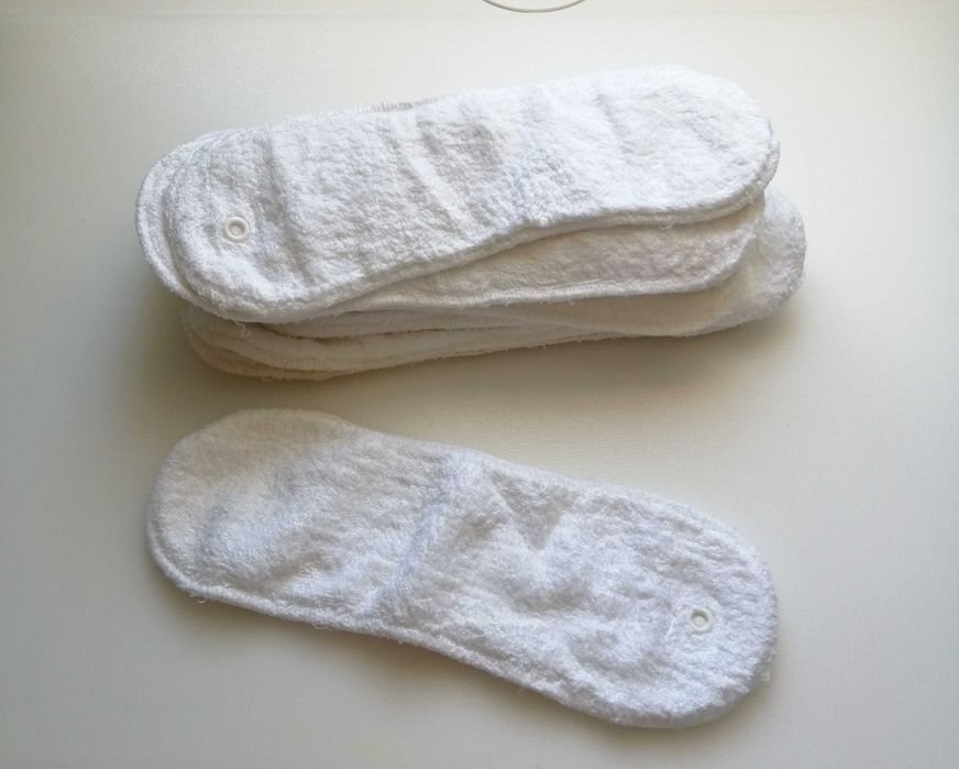 Fraldas reutilizáveis e acessórios (liners, toalhitas e sacos)