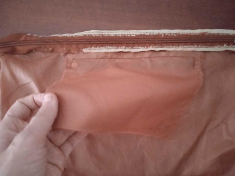 Lining, button, and handle for suitcase64584502645123122