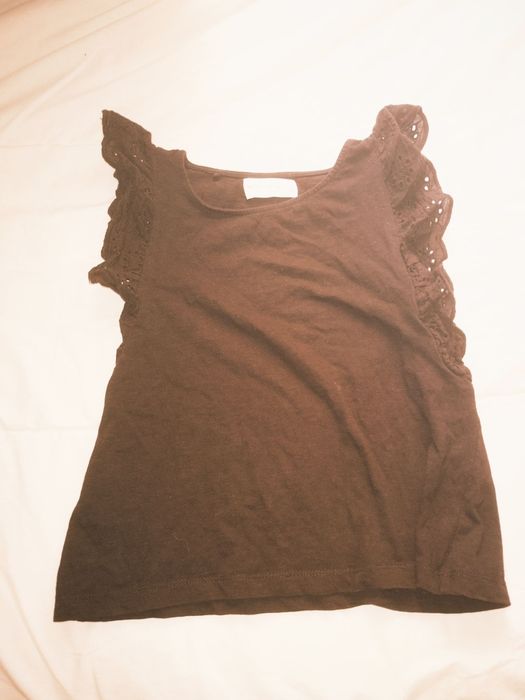 Top preto com flores