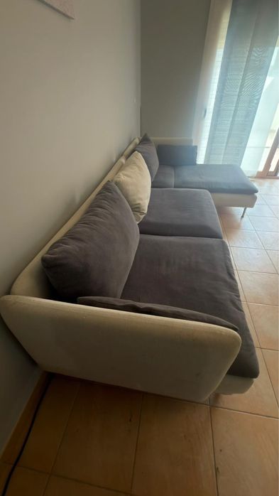 Sofá com chaise longue