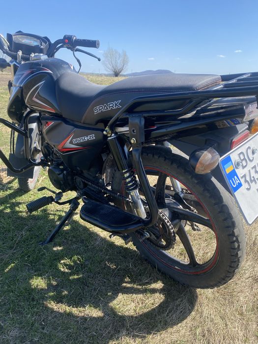 Прадоється  мотоцикл спарк 125 кубів