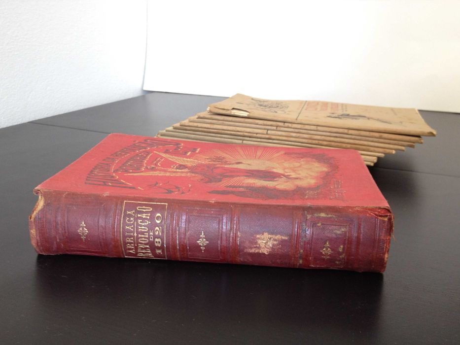 Conjunto Livro e Fascículos Contos Tradicionais, Teatro, História