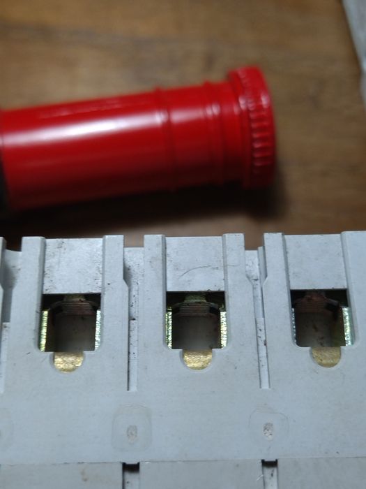 Disjuntores Merlin Gerin