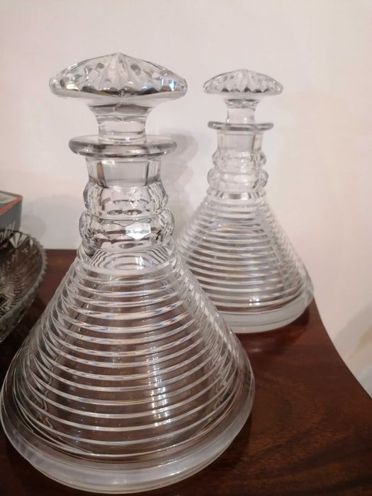 Par de Garrafas Decanter de Licor de Cristal Lapidado