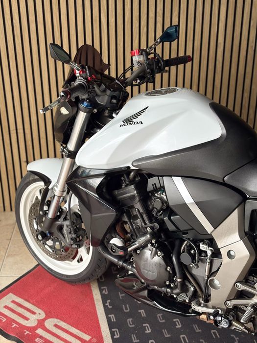 Honda CB1000R Leo Vince